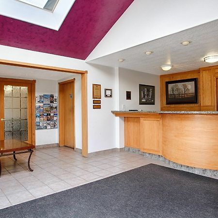 White Wolf Inn Hinton Esterno foto