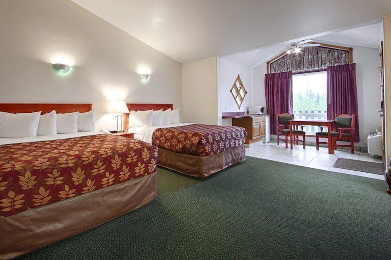 White Wolf Inn Hinton Esterno foto