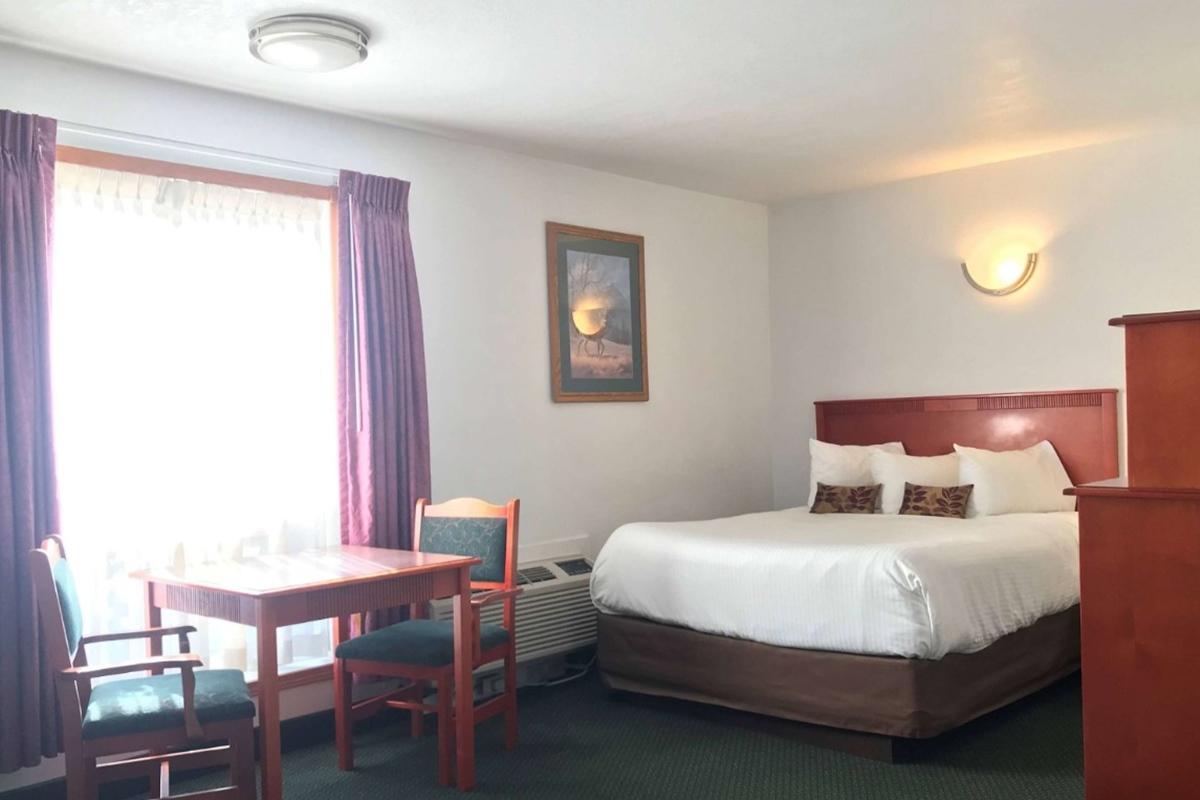 White Wolf Inn Hinton Esterno foto