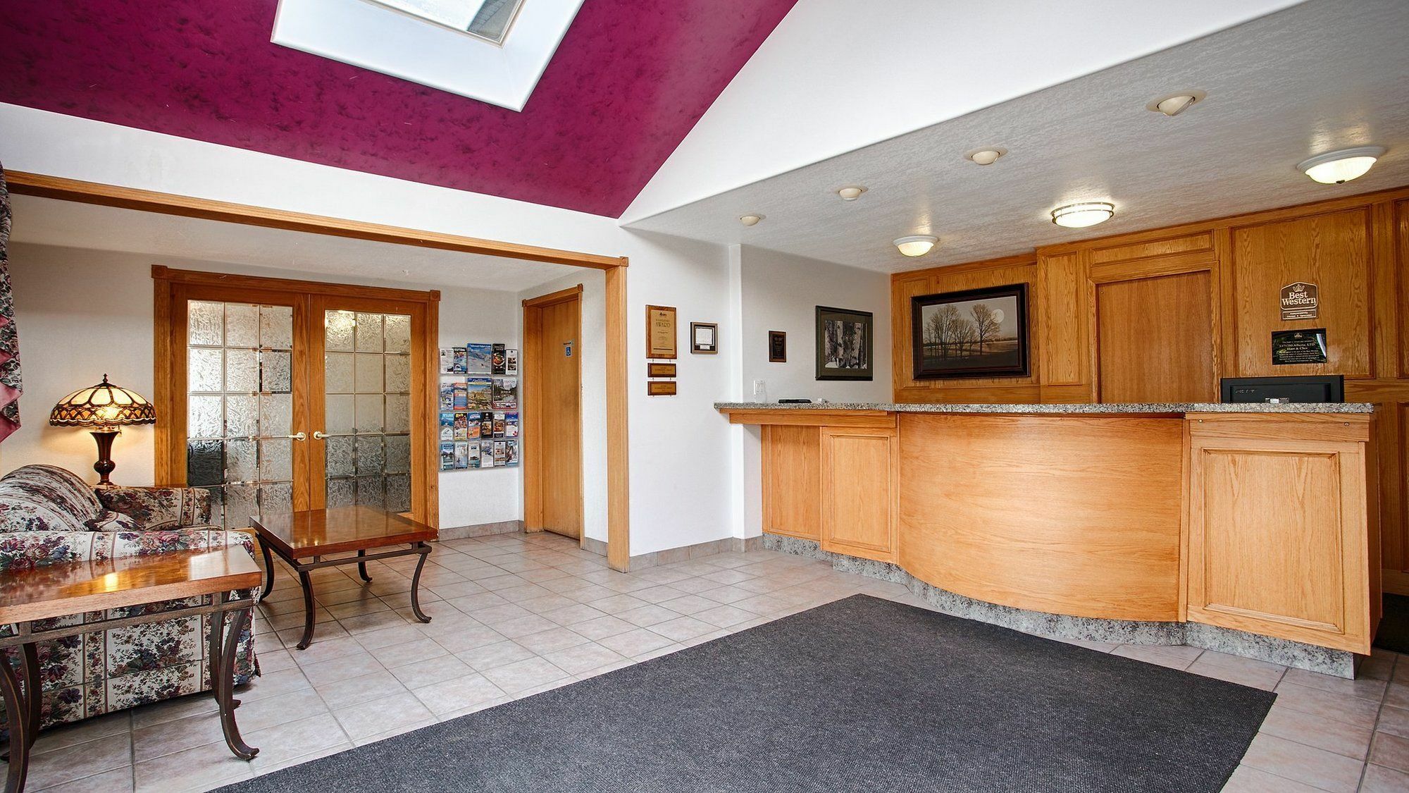 White Wolf Inn Hinton Esterno foto